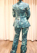 Load image into Gallery viewer, Floral Blazer and Pant Set
