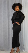 Load image into Gallery viewer, Elegant Midi Dress (Black)
