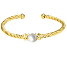 Load image into Gallery viewer, Pearl Station Cable Cuff
